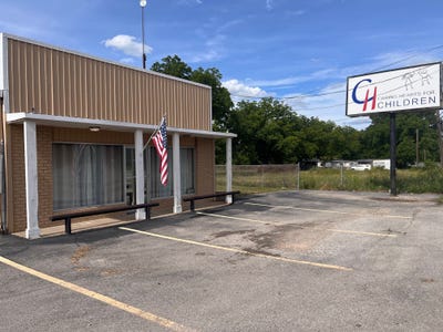 /international/us/7680-highway-67-comanche-tx-110108348544/