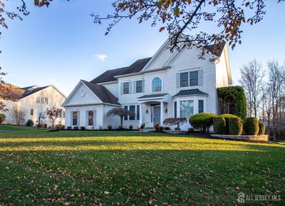 /international/us/34-equestrian-way-monroe-nj-110103680545/