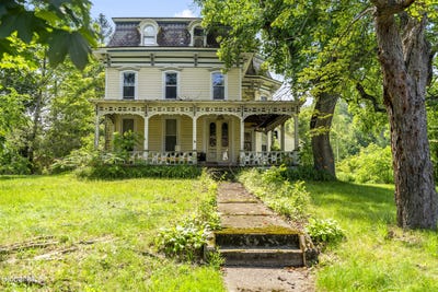 /international/us/1942-main-street-delanson-ny-110100972778/