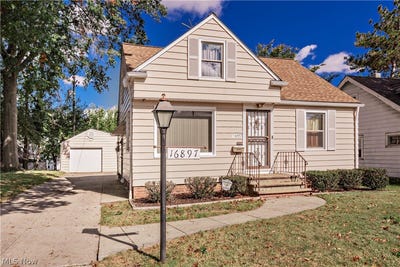 /international/us/16897-mapleboro-avenue-maple-heights-oh-110120458356/