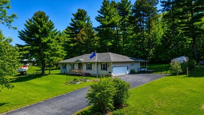 /international/us/69-edgewood-drive-newport-city-vt-110108499285/