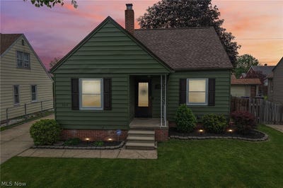 /international/us/4319-rockland-drive-brooklyn-oh-110108020831/