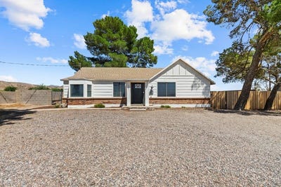 /international/us/3261-n-reed-ln-safford-az-110107860225/
