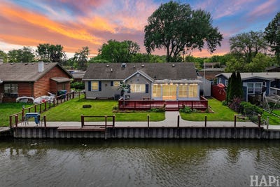 /international/us/707-kingston-boulevard-mchenry-il-110108191716/