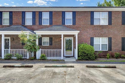 /international/us/5022-lamppost-circle-wilmington-nc-110106326090/