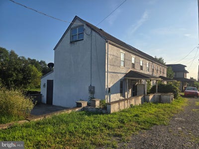 /international/us/1008-reading-avenue-boyertown-pa-110101347821/
