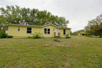 /international/us/321-nw-1551st-road-holden-mo-110120042616/