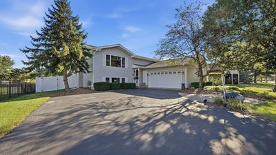 /international/us/717-lake-court-new-lenox-il-110120462578/