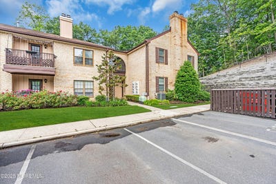 /international/us/212-wellington-place-aberdeen-nj-110099998713/