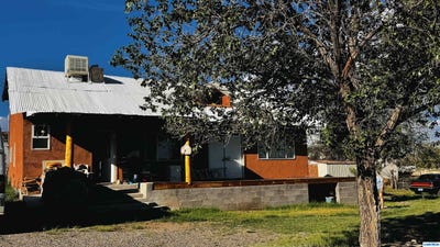 /international/us/8-iron-road-silver-city-nm-110101420242/?lang=zh-cn