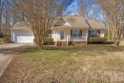 /international/us/300-chinaberry-drive-china-grove-nc-110105784262/