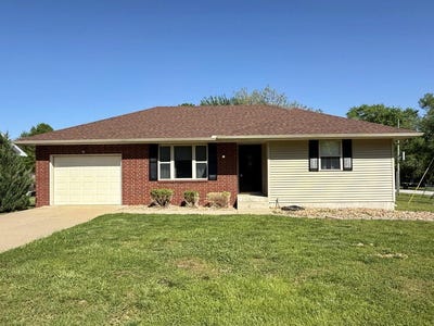 /international/us/1409-s-schrock-street-el-dorado-springs-mo-110108028352/