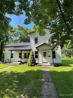 /international/us/43-union-street-gowanda-ny-110105217836/