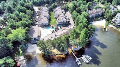 /international/us/1093-canyon-road-wisconsin-dells-wi-110106342079/