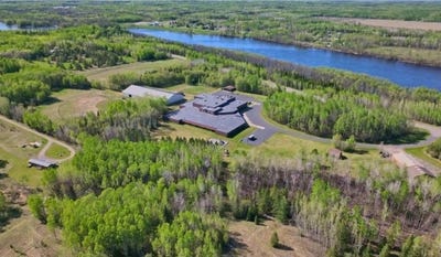 /international/us/8560-state-highway-11-se-baudette-mn-110108744987/