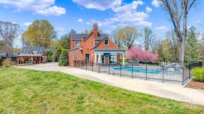/international/us/300-morgan-street-marion-nc-110102580055/