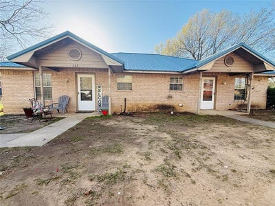 /international/us/735-anderson-road-reno-tx-110106557437/