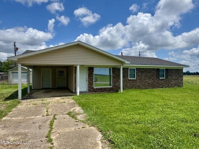 /international/us/1300-maplewood-street-clarksdale-ms-110100752909/