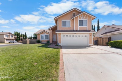/international/us/1232-w-kings-road-palmdale-ca-110107636937/