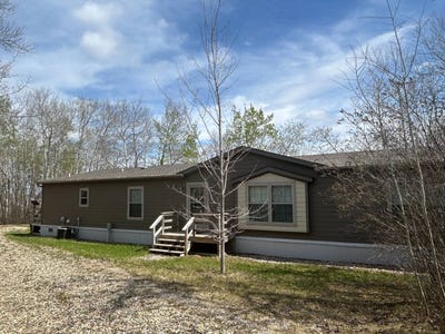 /international/us/25-boundary-lake-dunseith-nd-110107396695/