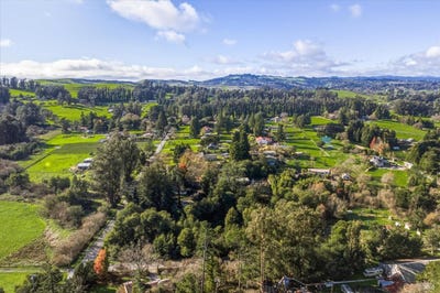 /international/us/5070-blank-road-sebastopol-ca-110104576732/