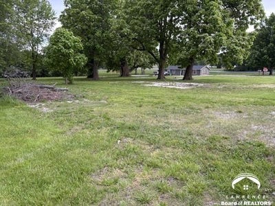 /international/us/201-207-1-2-baker-street-baldwin-city-ks-110108069639/
