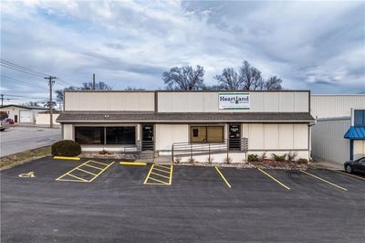 /international/us/2327-n-belt-highway-st-joseph-mo-110102311343/
