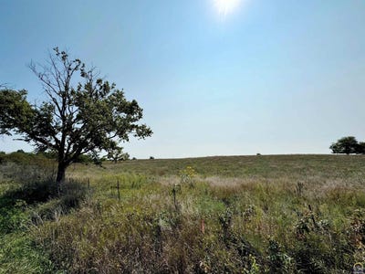 /international/us/218th-rd-holton-ks-110106698503/