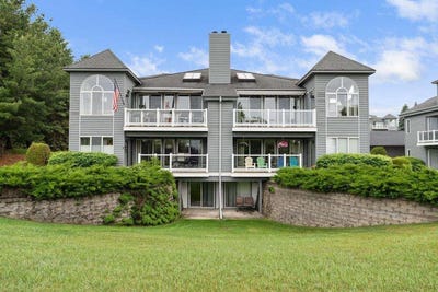 /international/us/217-belvedere-terr-charlevoix-mi-110108797682/