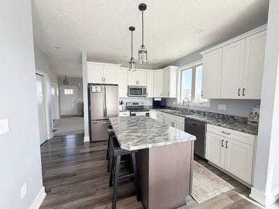 /international/us/2335-gallant-fox-way-saint-johns-mi-110107938750/
