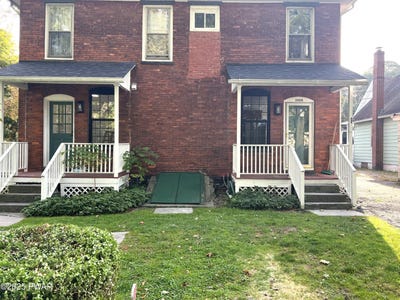 /international/us/308-bishop-avenue-hawley-pa-110108491889/