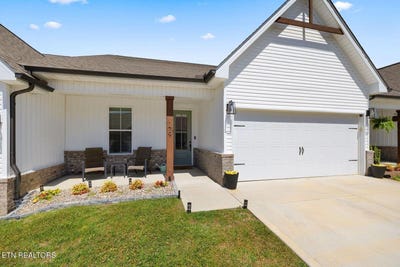 /international/us/179-creekside-way-lenoir-city-tn-110108098909/