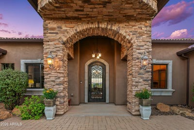 /international/us/14317-e-lowden-court-scottsdale-az-110106492341/