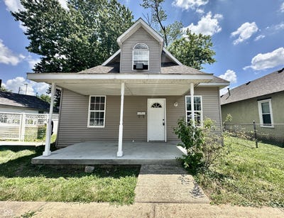 /international/us/447-n-maple-street-martinsville-in-110100654739/