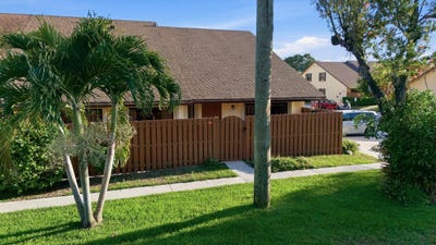 /international/us/131-springdale-circle-palm-springs-fl-110107314323/