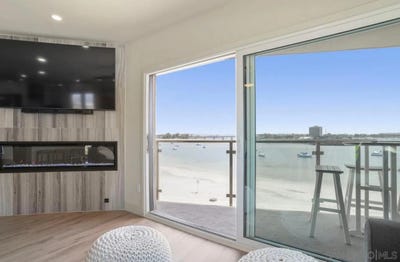 /international/us/2820-bayside-walk-san-diego-ca-110101065184/