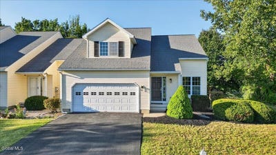 /international/us/28c-pointe-w-drive-clifton-park-ny-110110186086/