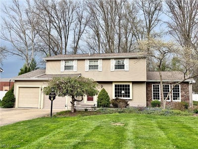 /international/us/243-greenbriar-drive-cortland-oh-110107353811/