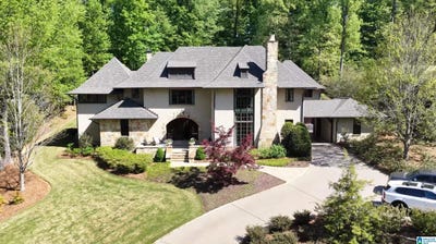 /international/us/3221-brookwood-road-mountain-brook-al-110107629612/