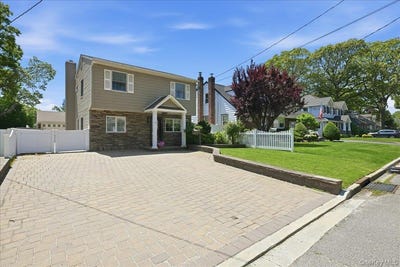 /international/us/1924-carroll-avenue-merrick-ny-110108335855/