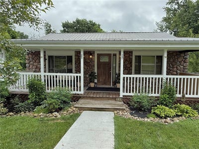 /international/us/220-widmer-ave-new-kensington-pa-110109169369/