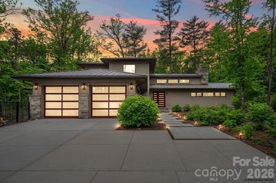 /international/us/27-hawberry-court-asheville-nc-110109985420/