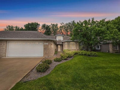 /international/us/1207-silverthorn-court-shoreview-mn-110100266140/