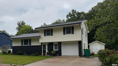 /international/us/3-hickory-bow-street-macomb-il-110110295134/