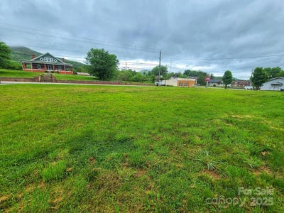 /international/us/e-main-street-burnsville-nc-110097695128/?lang=fr