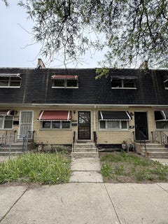 /international/us/8711-s-throop-street-chicago-il-110107996462/