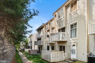 /international/us/12799-cara-drive-woodbridge-va-110108071447/