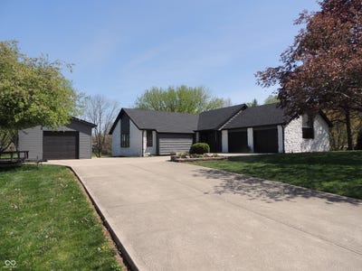 /international/us/282-w-santee-drive-greensburg-in-110098991163/