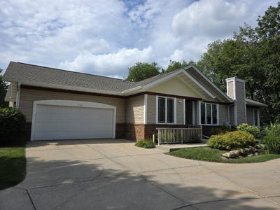 /international/us/1125-virgin-lake-drive-stoughton-wi-110101244622/