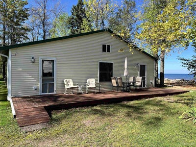 /international/us/101-119-pearl-street-ontonagon-mi-110102545327/